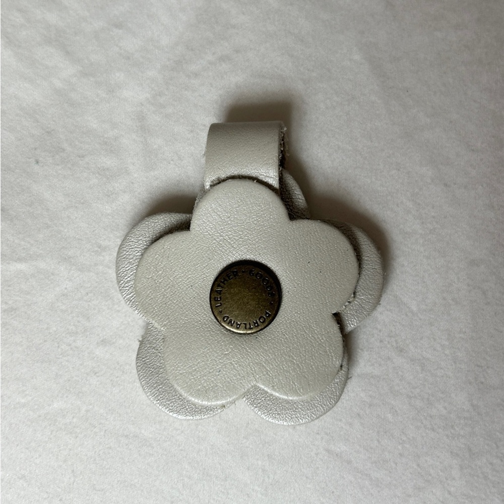 Pearl flower snap